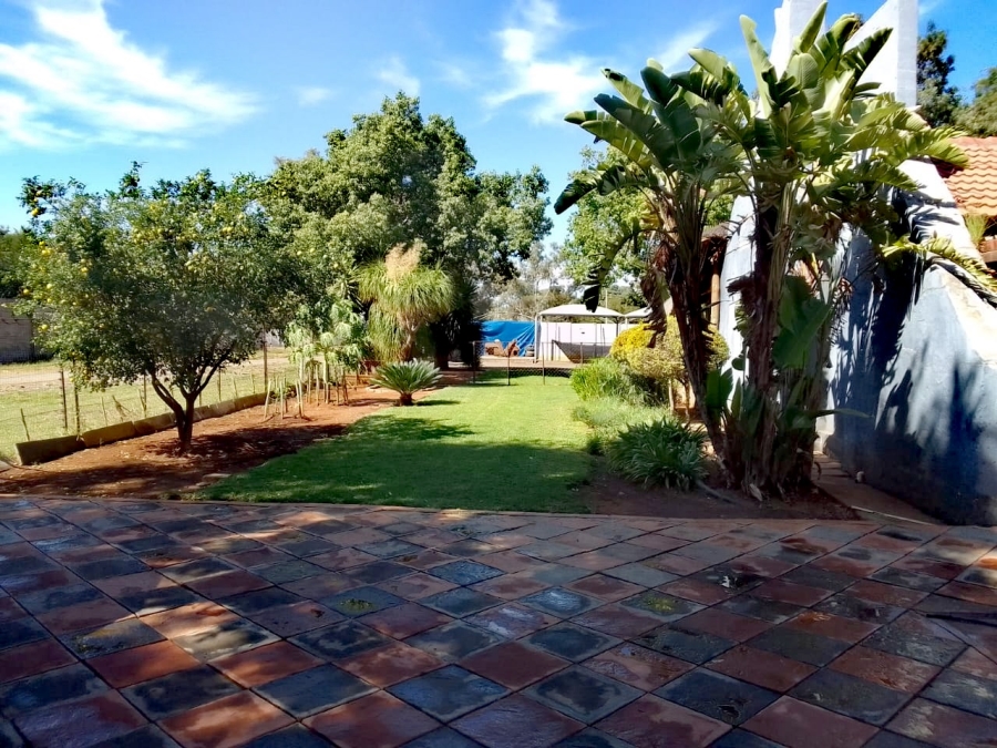Commercial Property for Sale in Kroondal North West